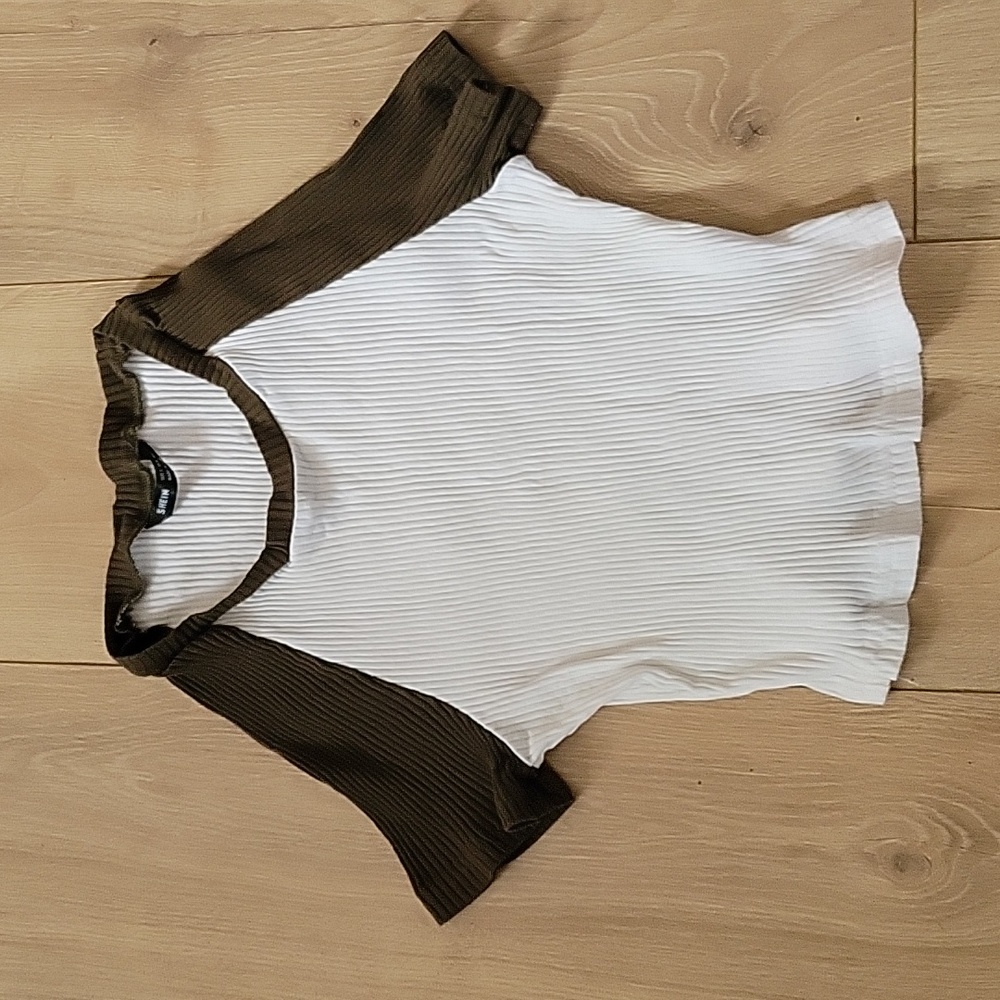 Cute small shien crop